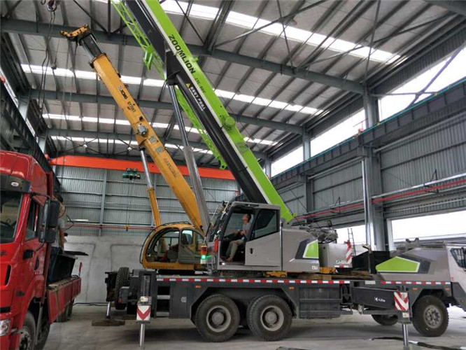 丰都县高空车出租需要注意哪些安全事项？