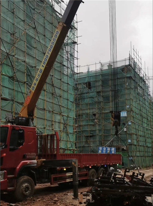 丰都县“慢工细活”—— 吊车的 “微动控制” 技术